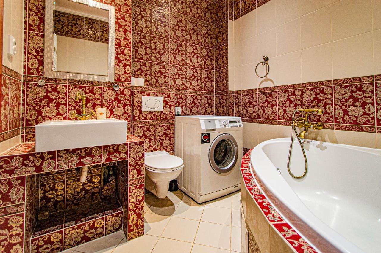 Astronomical Clock Suite By Ruterra Prague Exterior photo